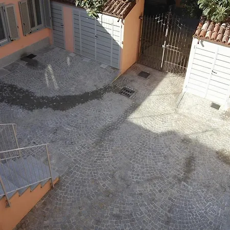Residenza Il Nespolo - Estella Italia *